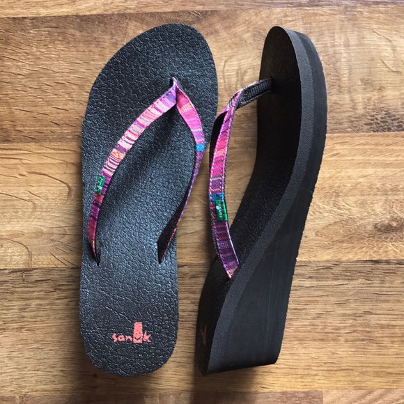 sanuk wedge flip flops
